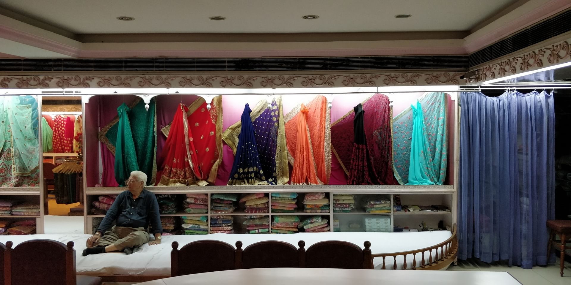 Room,Boutique,Closet,Textile,Interior design,Furniture,Outlet store,Fashion accessory,Building