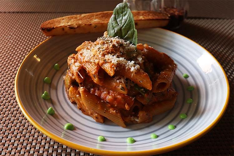 Dish,Food,Cuisine,Ingredient,Rigatoni,Produce,Staple food,Bolognese sauce,Recipe,Meat