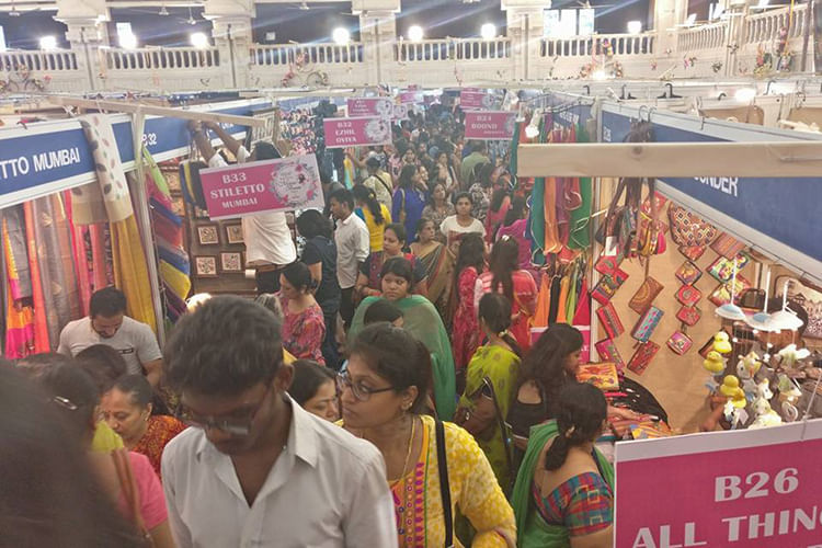 People,Crowd,Bazaar,Transport,Event,Public space,Marketplace,Temple,Market,City