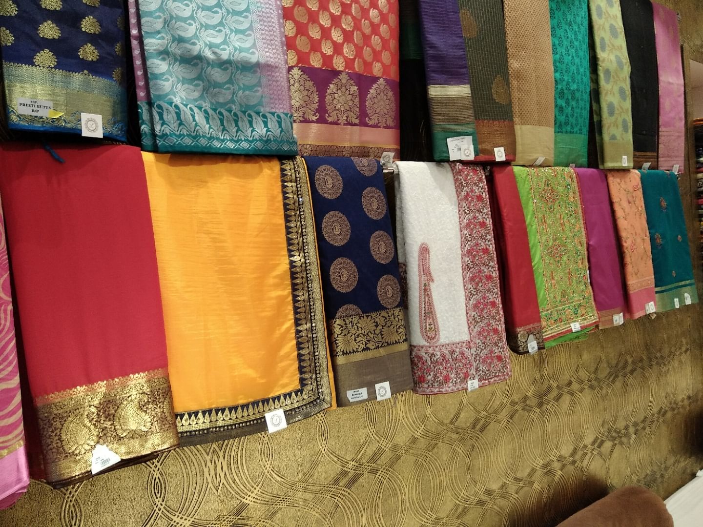 Textile,Quilting,Woven fabric,Linens,Pattern,Fashion accessory,Tints and shades,Quilt,Art