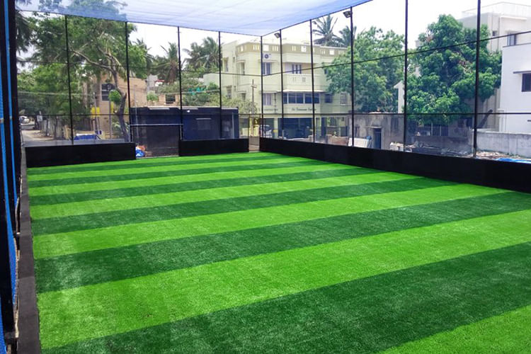 Grass,Lawn,Green,Artificial turf,Property,Flooring,Plant,Grass family,Architecture,Landscaping