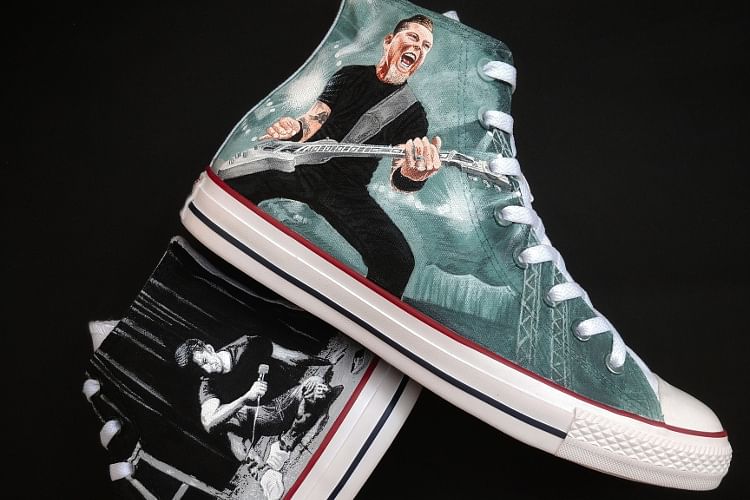 Footwear,Sneakers,Shoe,Product,Skate shoe,Plimsoll shoe,Athletic shoe,Fictional character,Illustration,Carmine