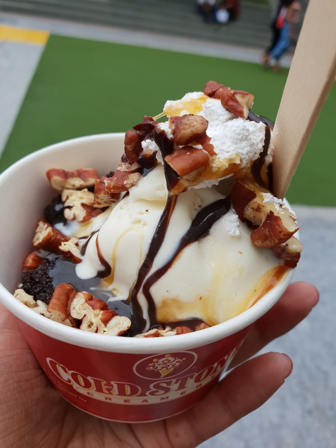 Dish,Food,Cuisine,Sundae,Ice cream,Frozen dessert,Frozen yogurt,Dessert,Ingredient,Dairy