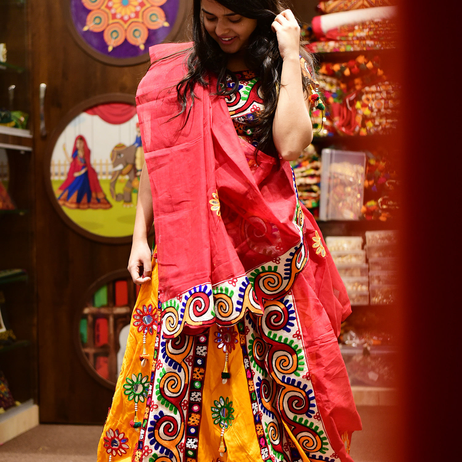 Clothing,Fashion,Tradition,Magenta,Folk dance,Fashion design,Performance,Formal wear,Sari,Textile