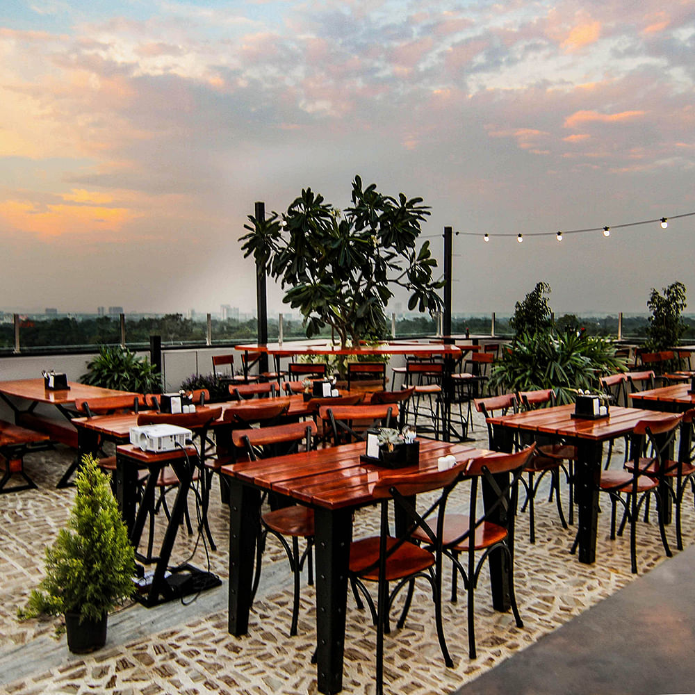 Sky,Restaurant,Table,Tree,Morning,Palm tree,Vacation,Evening,Resort,Building