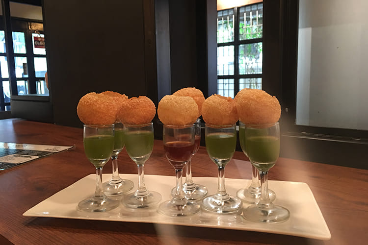 Wine glass,Glass,Drink,Stemware,Food,Table,Tableware,Drinkware,Distilled beverage,Barware