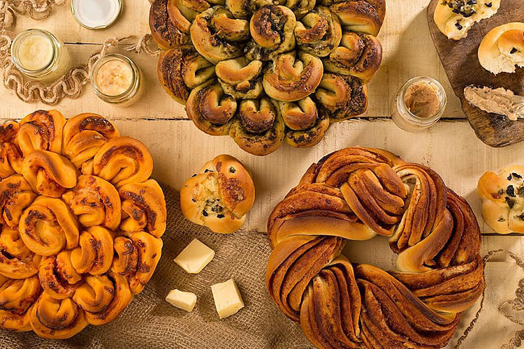 Cuisine,Food,Sweet Rolls,Dish,Cinnamon roll,Ingredient,Baked goods,Danish pastry,Viennoiserie,Baking