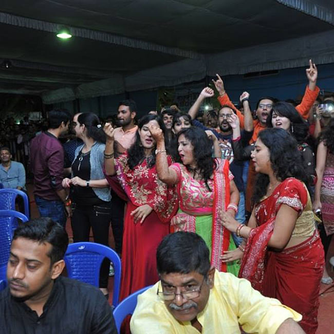 People,Event,Crowd,Ceremony,Cool,Sari,Temple,Night,Abdomen,Party