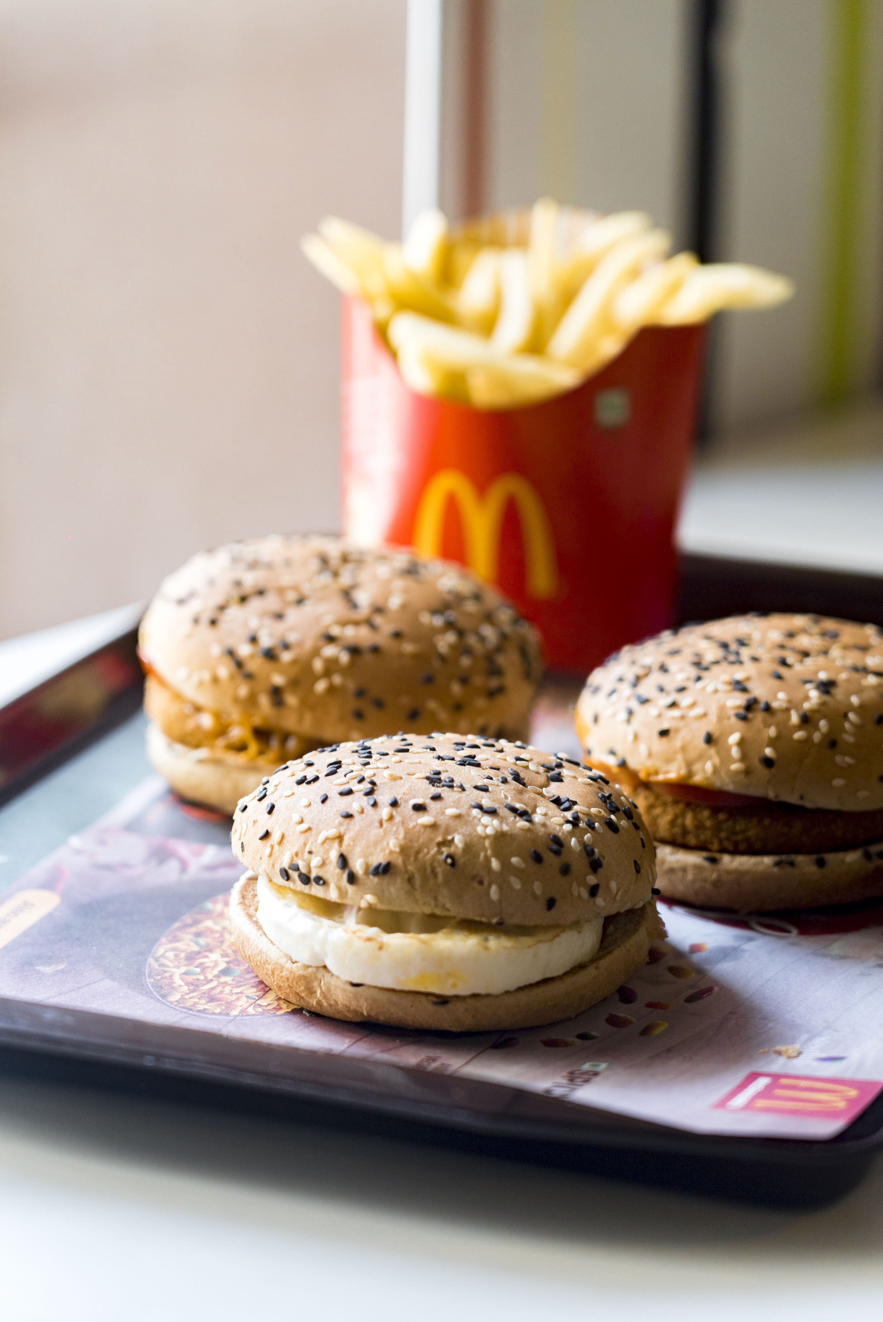 Dish,Food,Cuisine,Ingredient,Bun,Hamburger,Breakfast sandwich,Fast food,Kids' meal,Cheeseburger