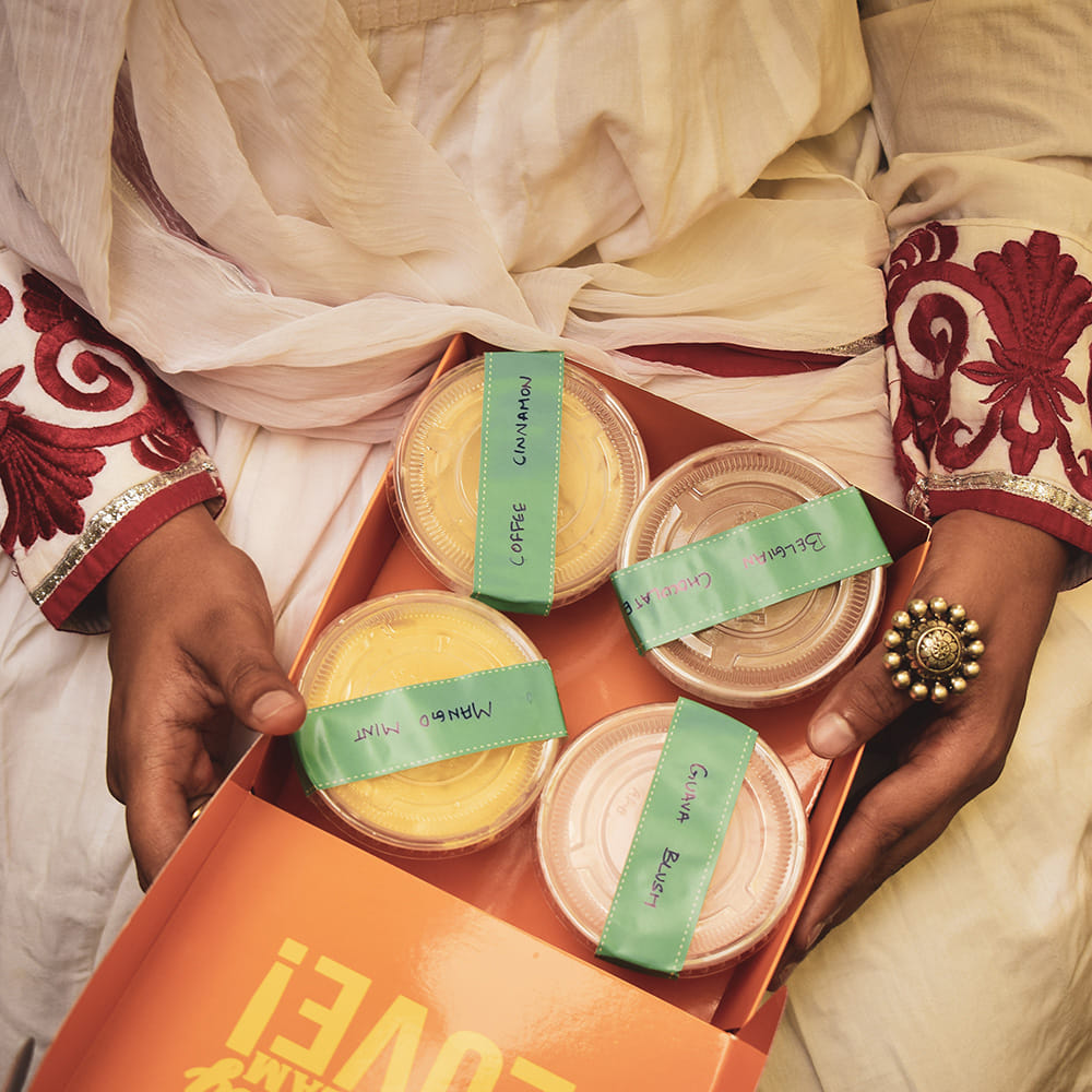 Green,Yellow,Macaroon,Hand,Sweetness,Peach,Food,Vacation,Happy,Nail