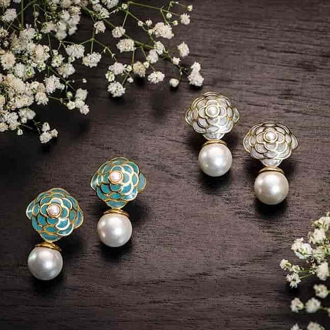 Pearl,Jewellery,Fashion accessory,Gemstone,Bead,Jewelry making,Body jewelry,Silver