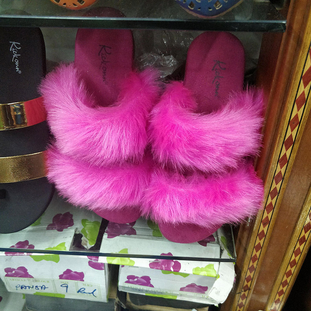 Pink,Fur,Magenta,Textile,Fur clothing,Tail