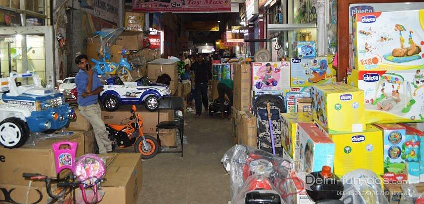 Jhandewalan toy market price on sale