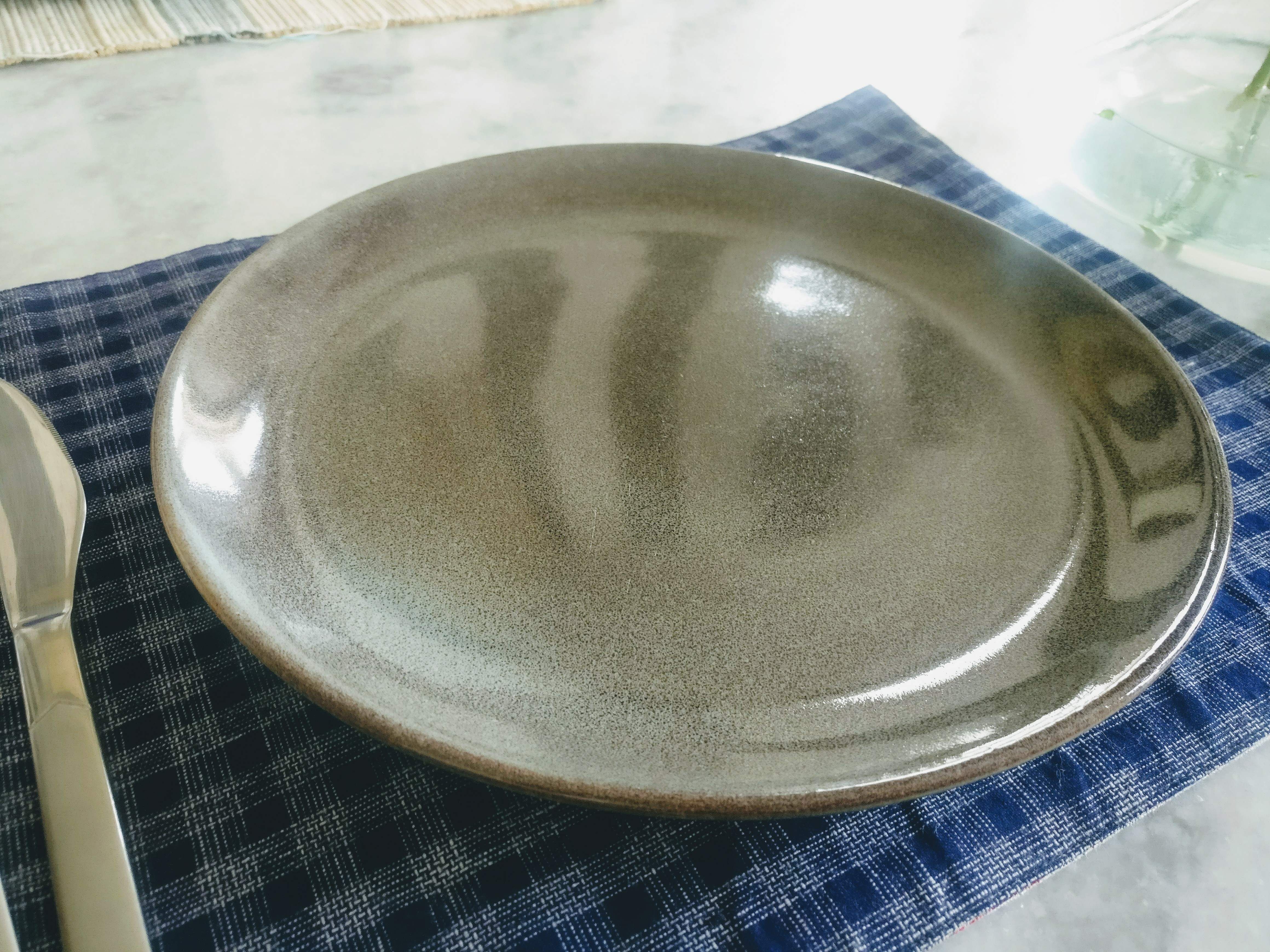 Dishware,Platter,Plate,Tableware,Serveware,Bowl,Cutlery,Dinnerware set,Metal,earthenware