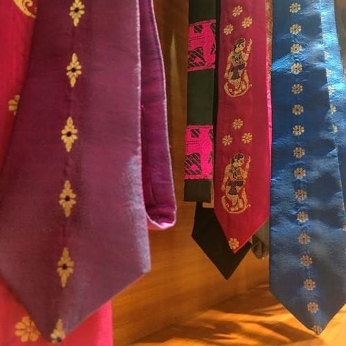 Silk,Velvet,Tie,Textile,Magenta,Fashion accessory