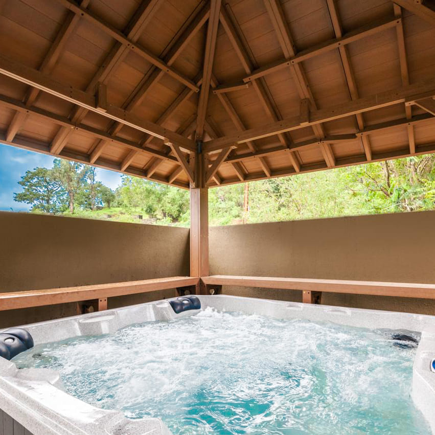 Swimming pool,Property,Leisure,Building,Ceiling,Jacuzzi,House,Real estate,Resort,Home