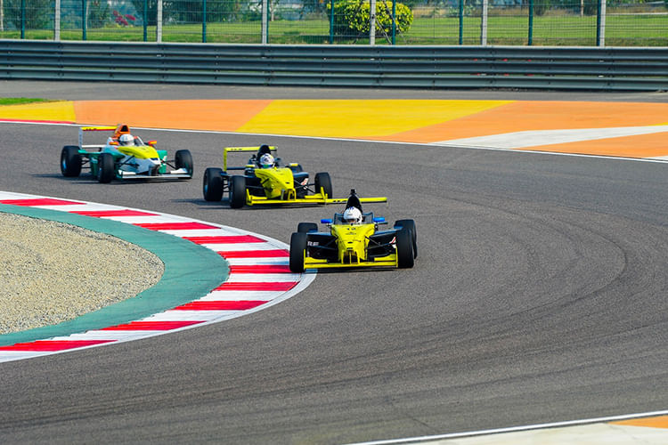 Sports,Racing,Motorsport,Formula one,Formula libre,Race track,Race car,Vehicle,Formula one car,Auto racing