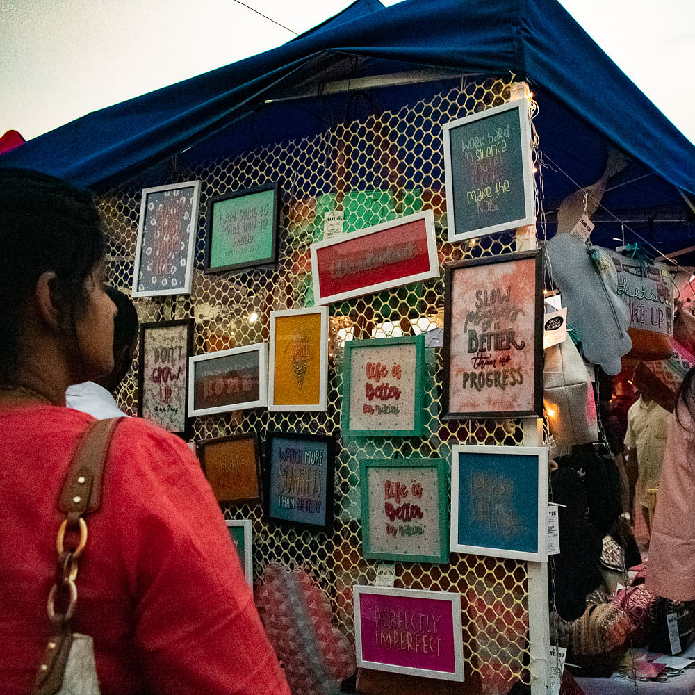 Textile,Selling,Quilt,Linens,Art,Market,Bazaar,Stall,Marketplace,World