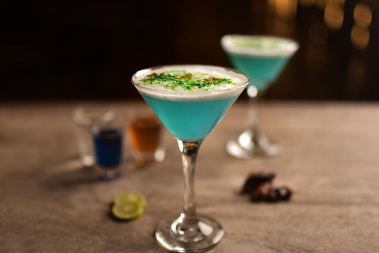 Drink,Alcoholic beverage,Distilled beverage,Cocktail,Cocktail garnish,Non-alcoholic beverage,Liqueur,Classic cocktail,Margarita,Gimlet