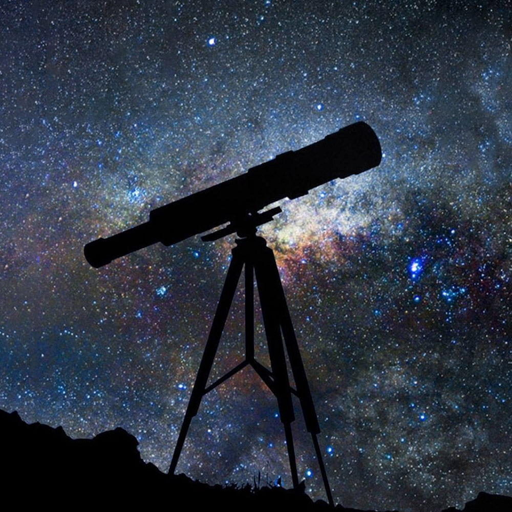 Optical instrument,Sky,Telescope,Astronomy,Monocular,Tripod,Science,Photography,Space,Spotting scope