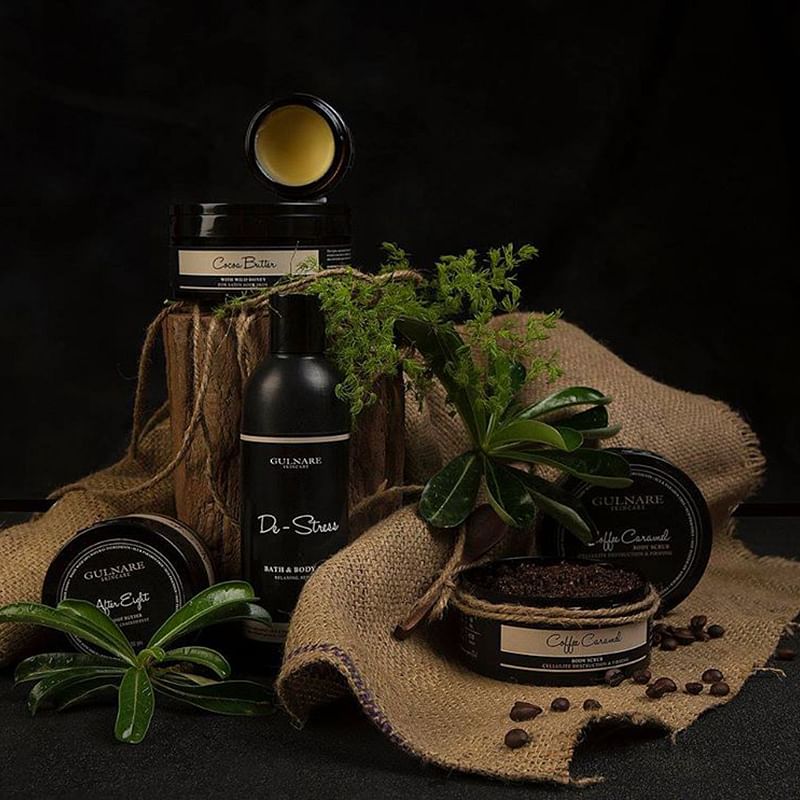 Product,Still life,Still life photography,Houseplant,Plant,Liqueur,Herb,Photography,Bottle,Flower