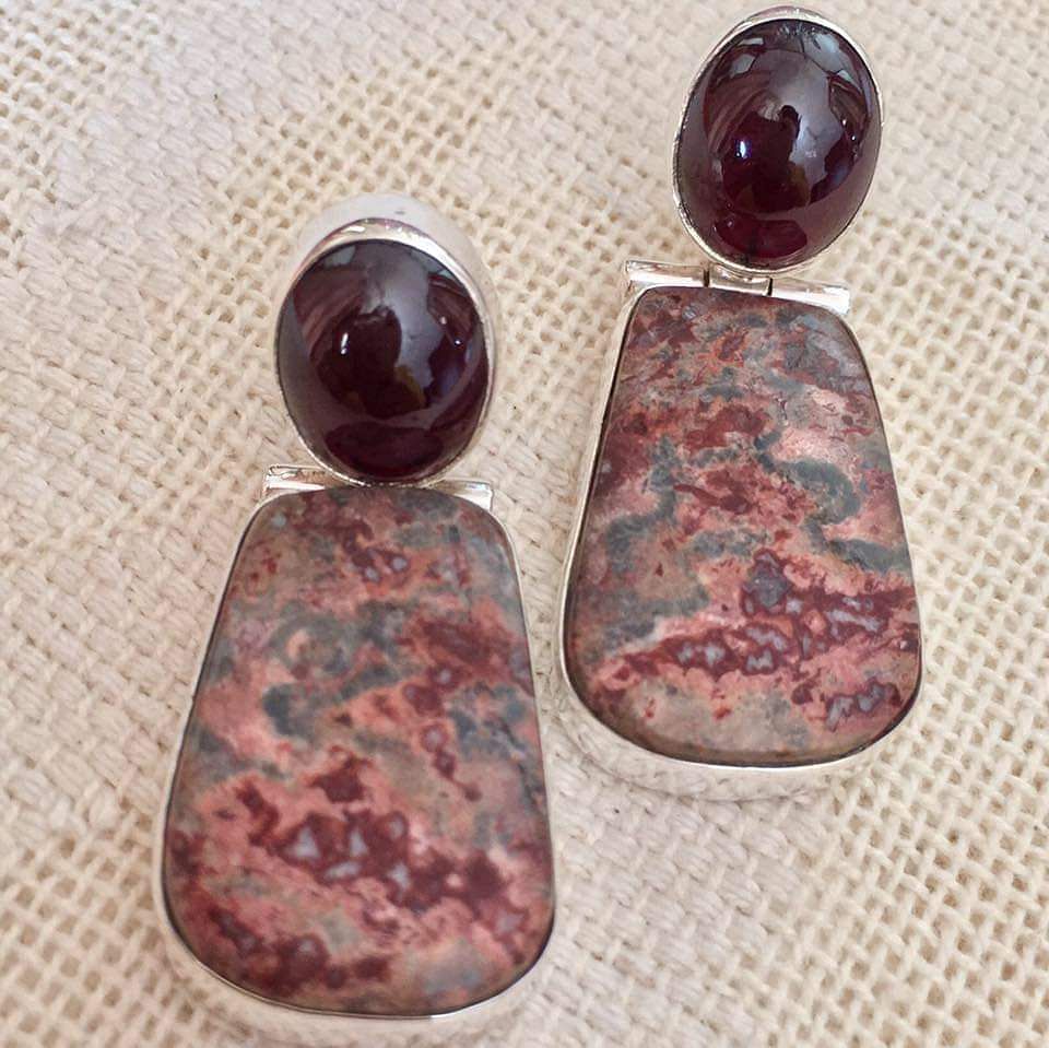 Body jewelry,Fashion accessory,Earrings,Jewellery,Gemstone,Material property,Metal,Copper