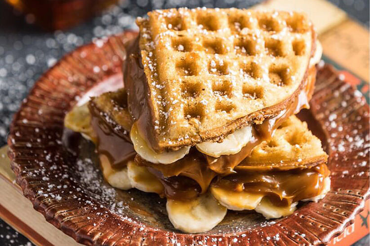 Dish,Food,Waffle,Belgian waffle,Cuisine,Breakfast,Ingredient,Wafer,Meal,Baked goods