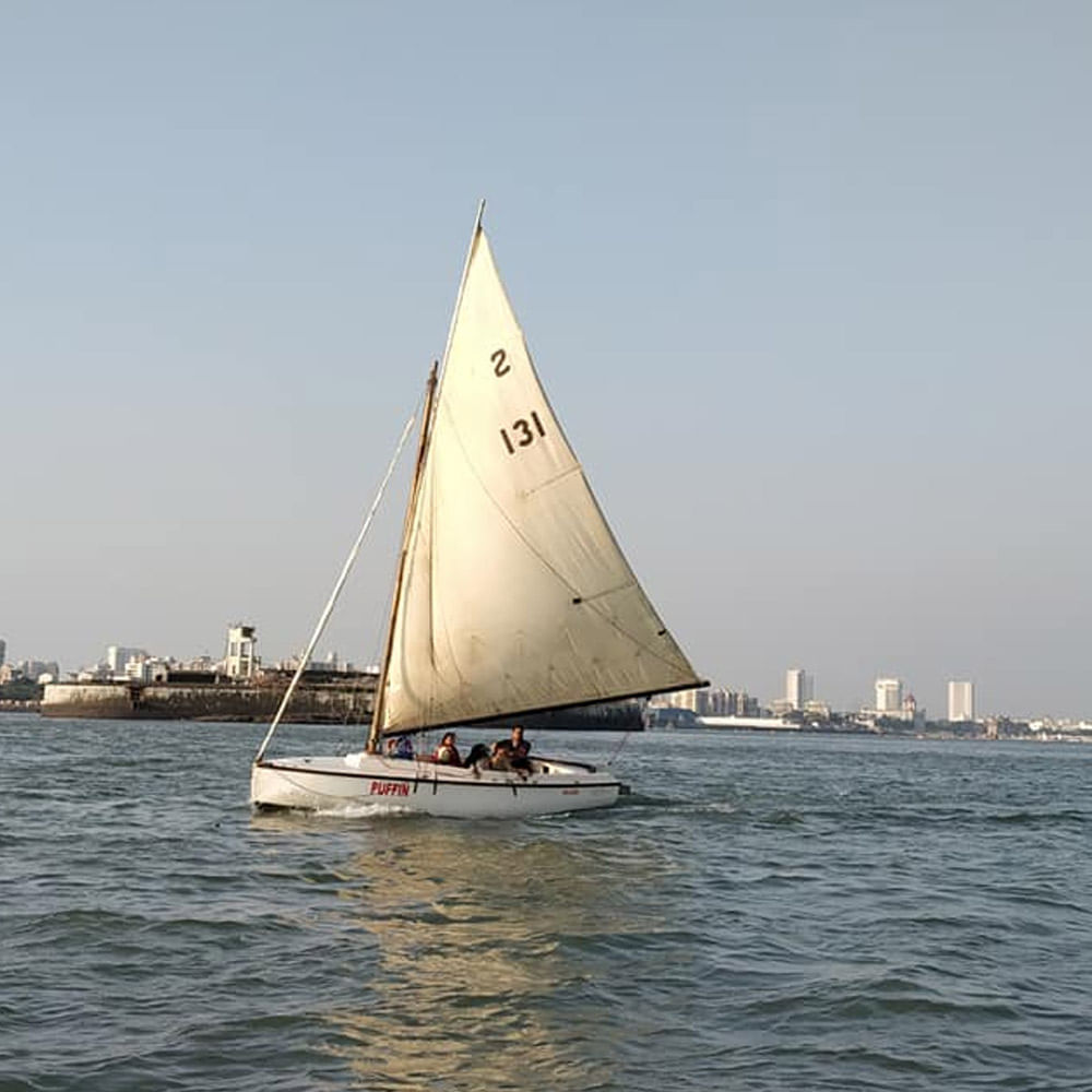 Vehicle,Sailing,Sail,Sailing,Water transportation,Sailboat,Boat,Dhow,Watercraft,Mast