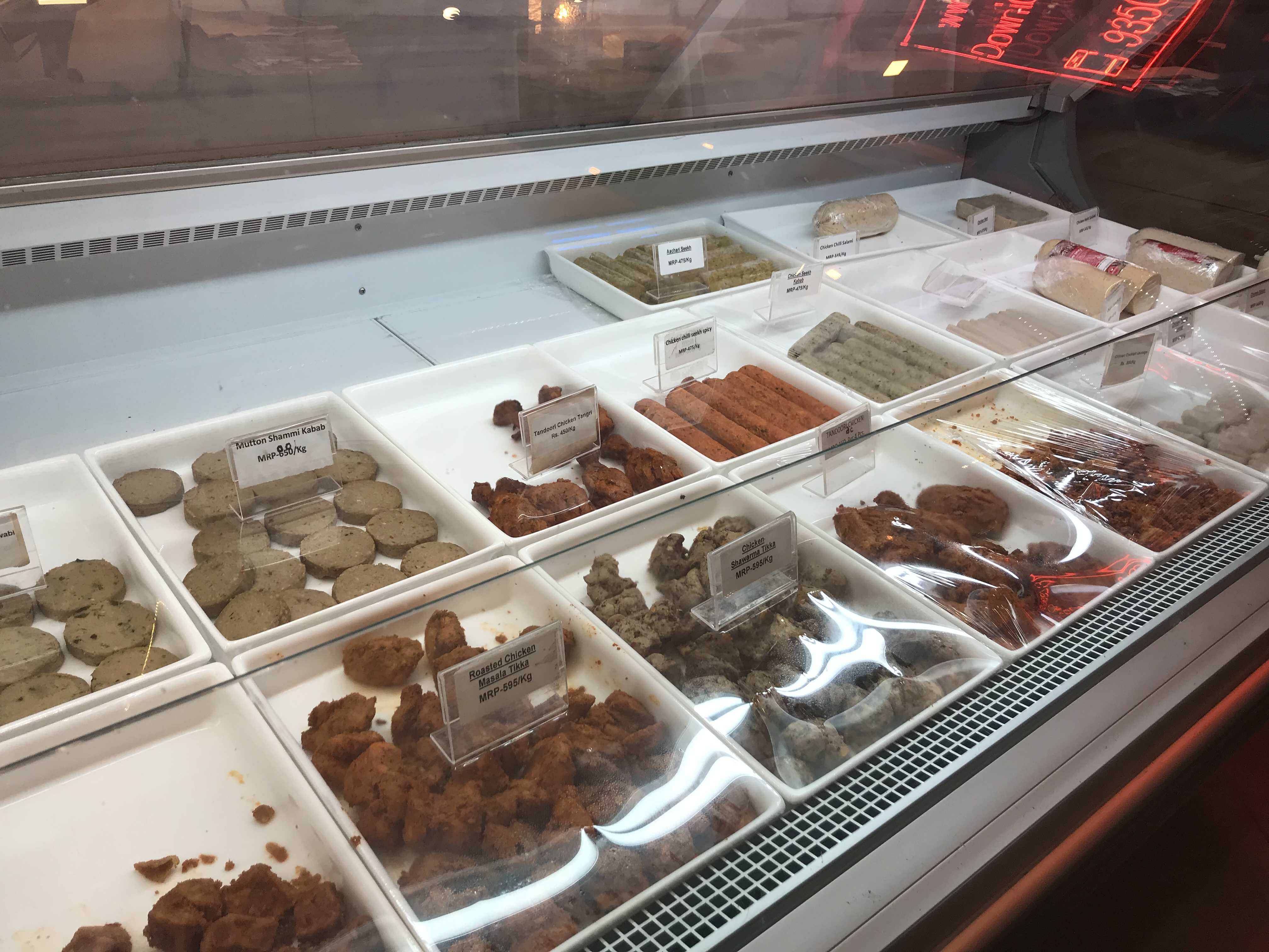 Food,Display case,Gelato,Cuisine,Pâtisserie,Ice cream,Frozen dessert,Bakery,Chocolate,Dessert