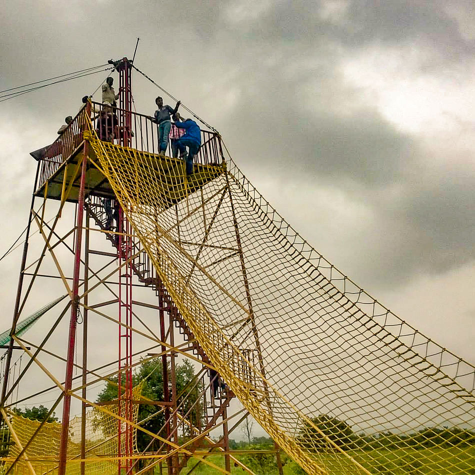 Amusement ride,Amusement park,Roller coaster,Nonbuilding structure,Sky,Fun,Park,Recreation,Leisure,Pole