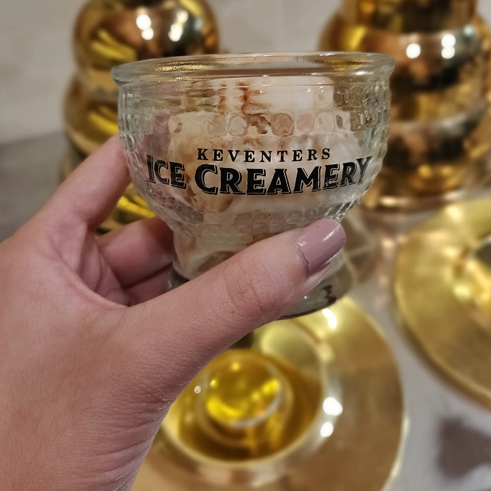 Beer glass,Drinkware,Stemware,Glass,Drink,Alcohol,Tableware,Chalice,Wine glass,Beer