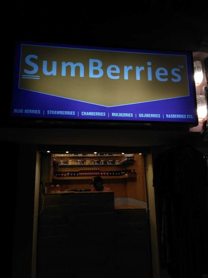 Night,Display device,Sky,Signage,Technology,Electronic device,Electronic signage,Building,Advertising,Games