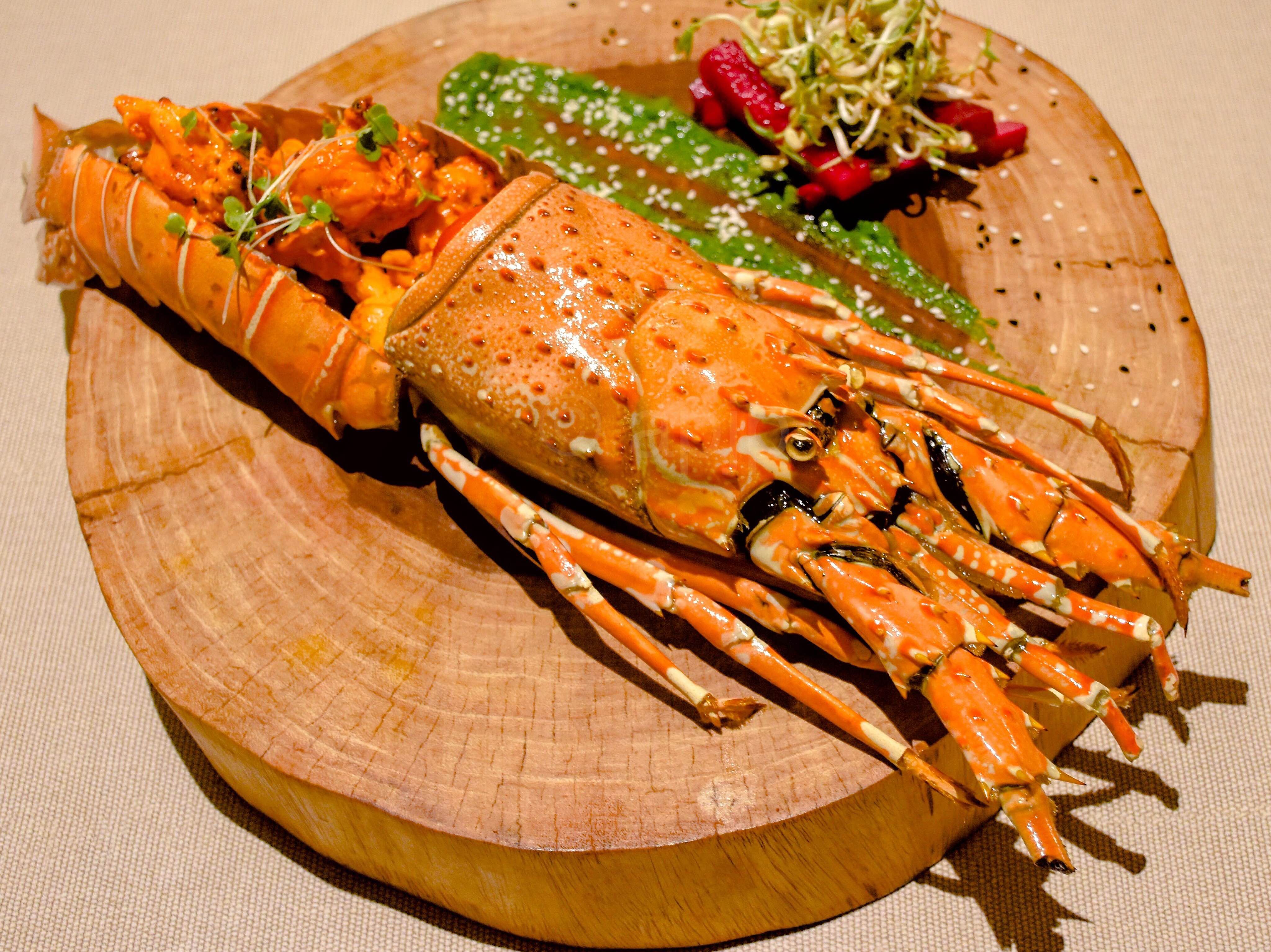 Cuisine,Food,Dish,Ingredient,Spiny lobster,Seafood,Crab,Lobster thermidor,À la carte food,Decapoda