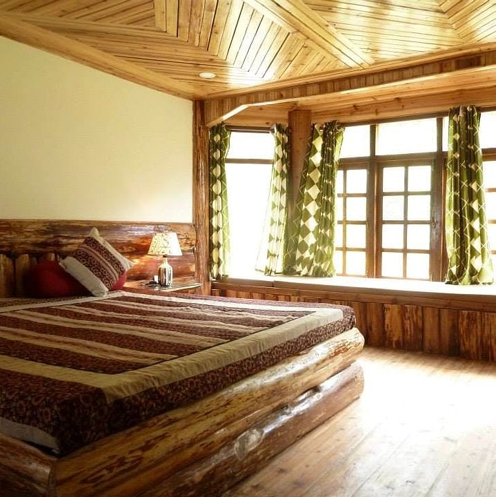 Room,Property,Bedroom,Furniture,Bed,Interior design,Building,Ceiling,Wood,Bed frame