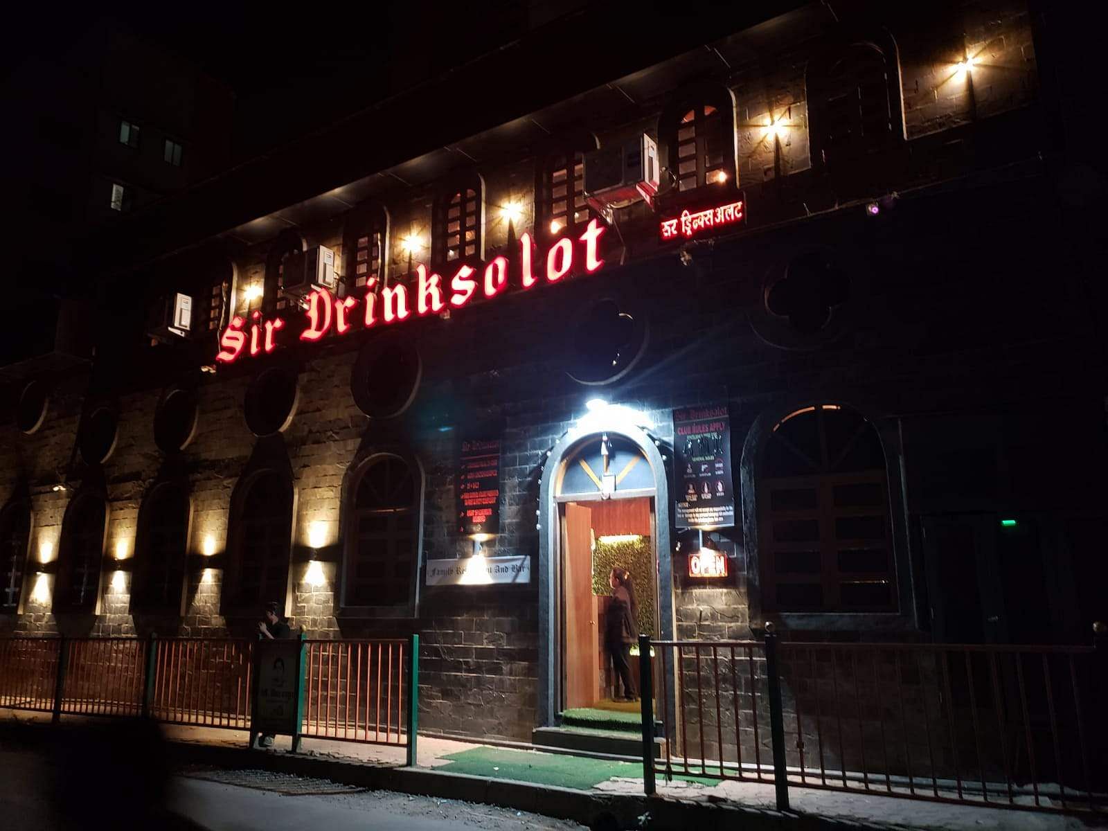 Night,Lighting,Building,Architecture,Electronic signage,Facade
