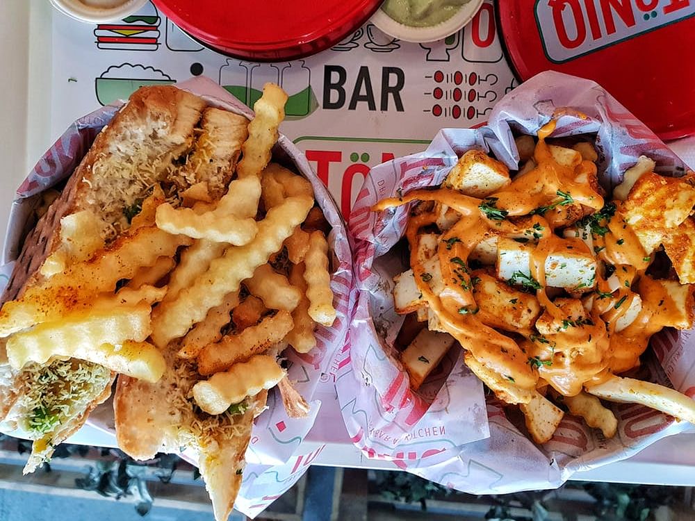 Dish,Food,Cuisine,Junk food,Ingredient,Fast food,Cheese fries,Side dish,Fried food,Comfort food