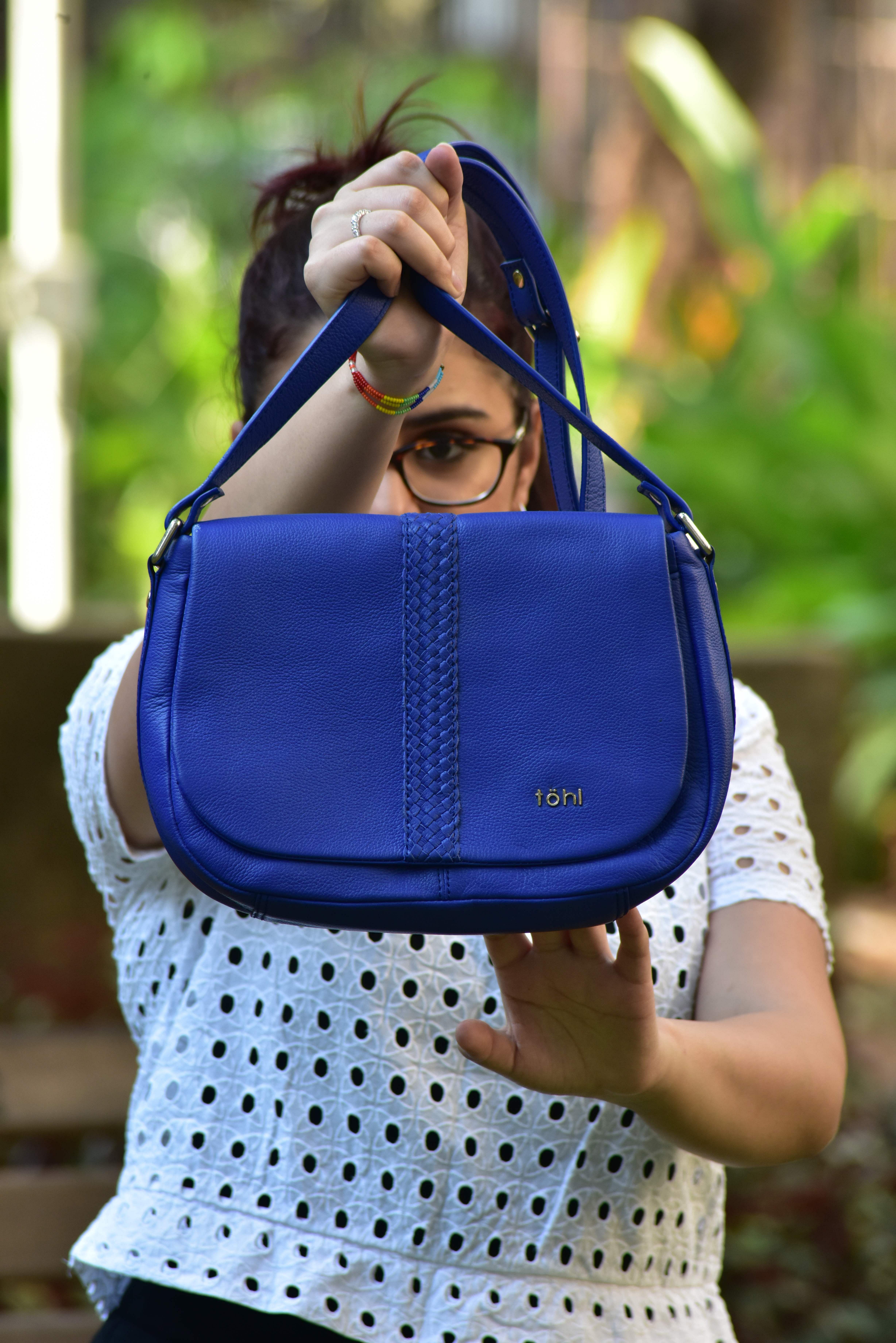 Bag,Shoulder,Blue,Handbag,Cobalt blue,Product,Street fashion,Beauty,Joint,Fashion accessory