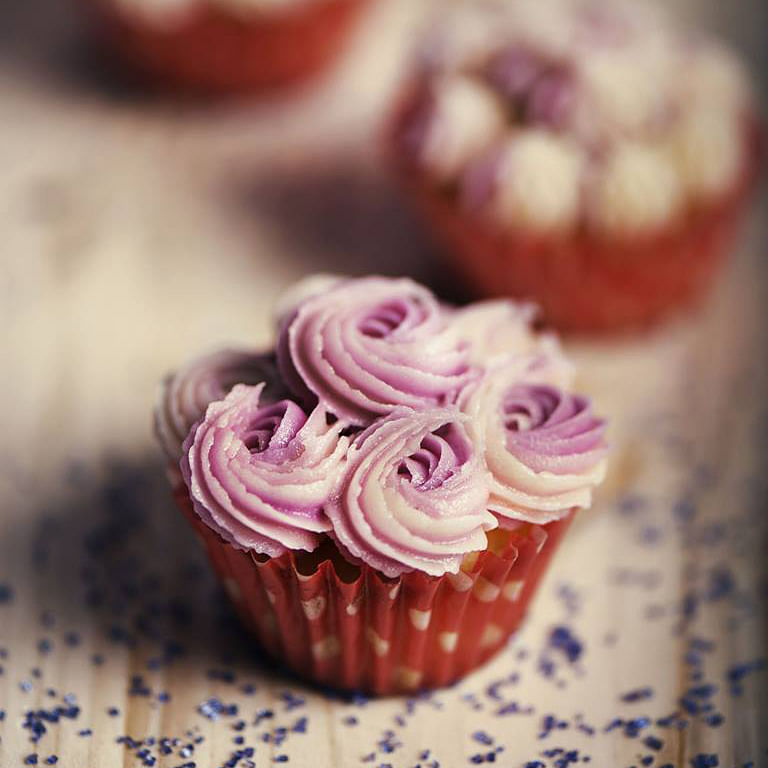 Cupcake,Buttercream,Icing,Food,Pink,Sweetness,Dessert,Purple,Baking,Cake