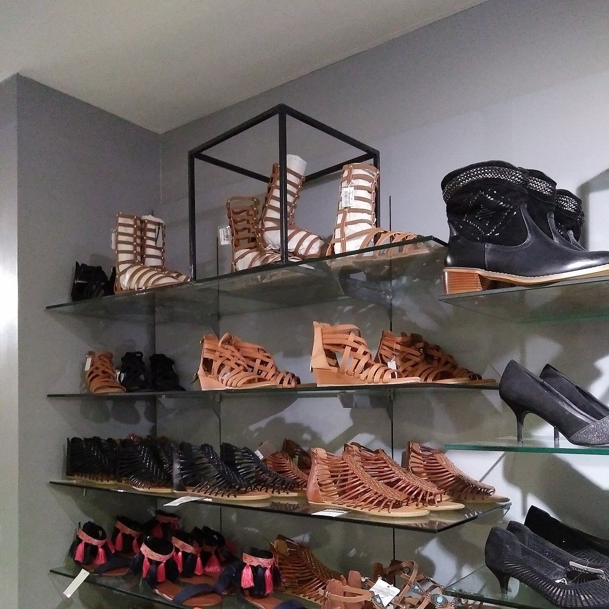 Shelf,Shelving,Furniture,Room,Footwear,Interior design,Shoe