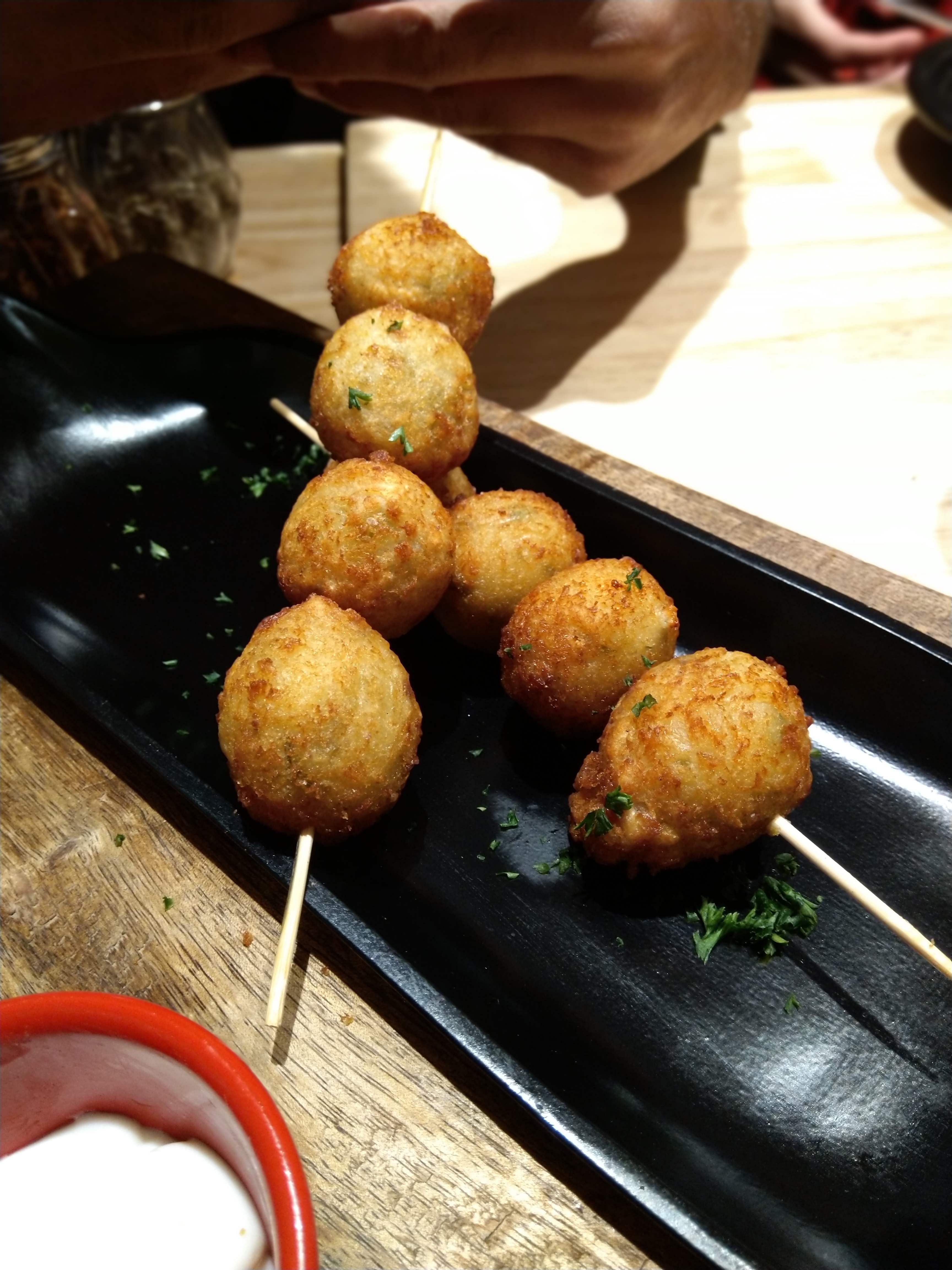 Dish,Food,Takoyaki,Cuisine,Fried food,Akashiyaki,Side dish,Prawn ball,Ingredient,Fish ball