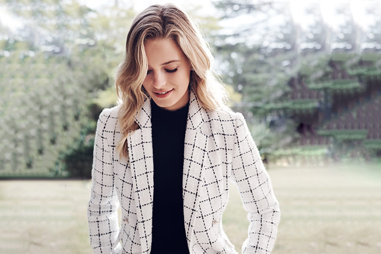 White,Clothing,Outerwear,Beauty,Fashion,Skin,Street fashion,Sweater,Blond,Photography