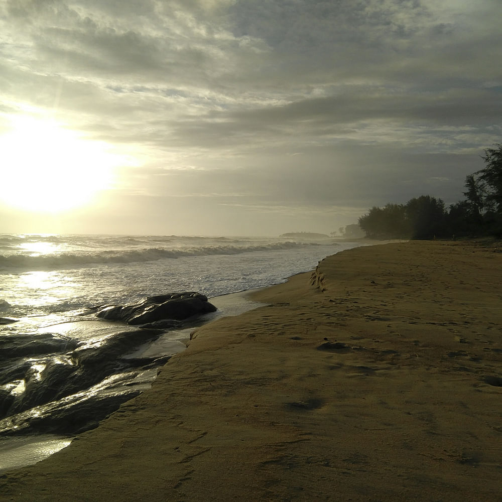 Body of water,Sky,Sea,Beach,Shore,Coast,Nature,Ocean,Water,Cloud