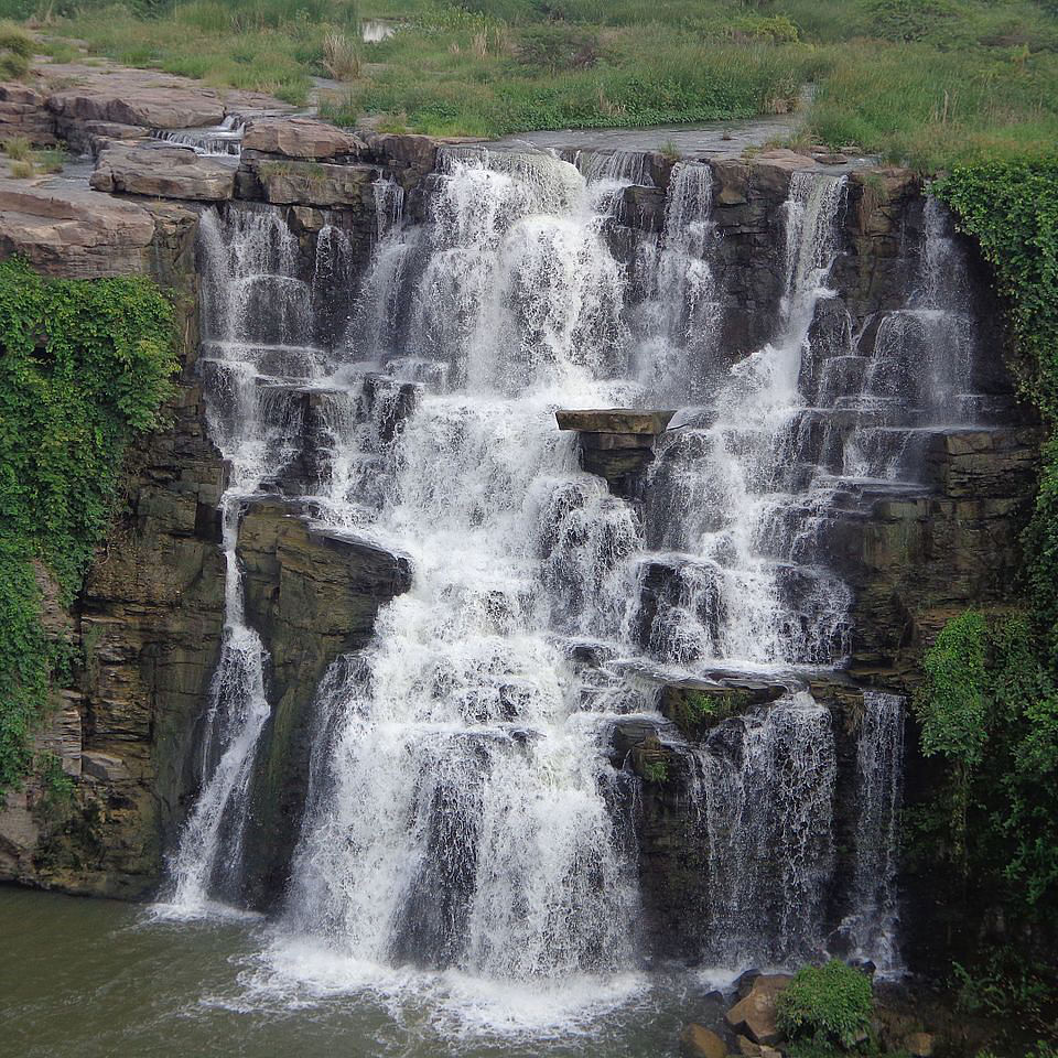 Waterfall,Water resources,Body of water,Natural landscape,Water,Nature,Watercourse,Nature reserve,Chute,Water feature