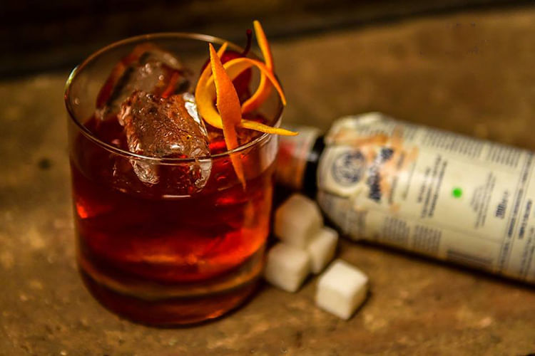 Drink,Alcoholic beverage,Alcohol,Negroni,Liqueur,Sazerac,Distilled beverage,Cocktail,Campari,Old fashioned
