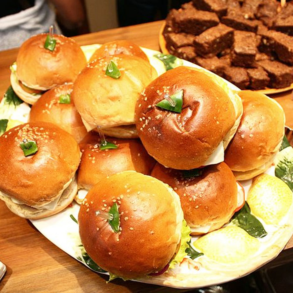 Dish,Food,Cuisine,Ingredient,Bun,Baked goods,Finger food,Bread,appetizer,Produce