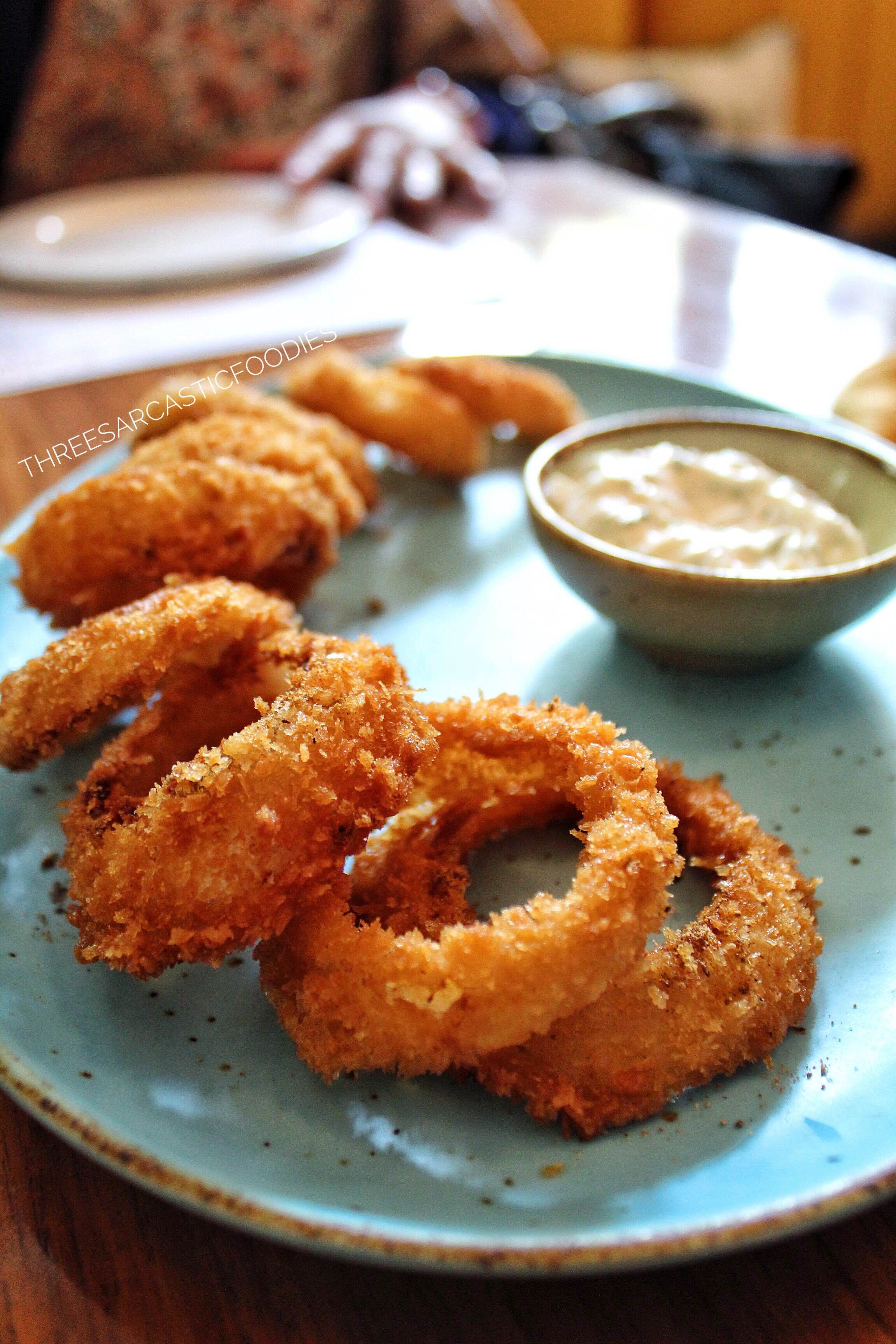 Dish,Fried food,Food,Cuisine,Onion ring,Deep frying,Ingredient,Side dish,Fritter,Fried onion