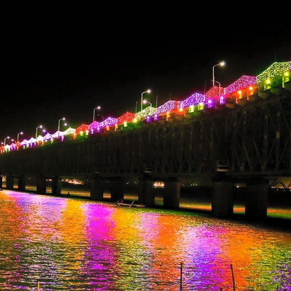 Night,Reflection,Light,Lighting,Purple,Water,Sky,River,Magenta,Midnight