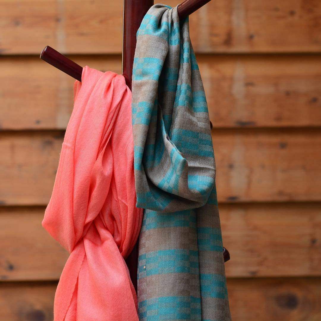 Clothing,Turquoise,Pink,Blue,Aqua,Stole,Silk,Textile,Teal,Linens