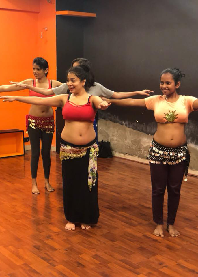 Dance,Performing arts,Entertainment,Dancer,Abdomen,Belly dance,Choreography,Event,Performance art,Performance
