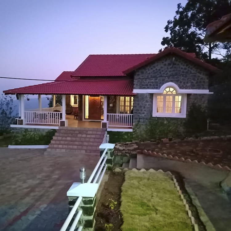 Home,House,Property,Building,Real estate,Cottage,Roof,Residential area,Estate,Siding